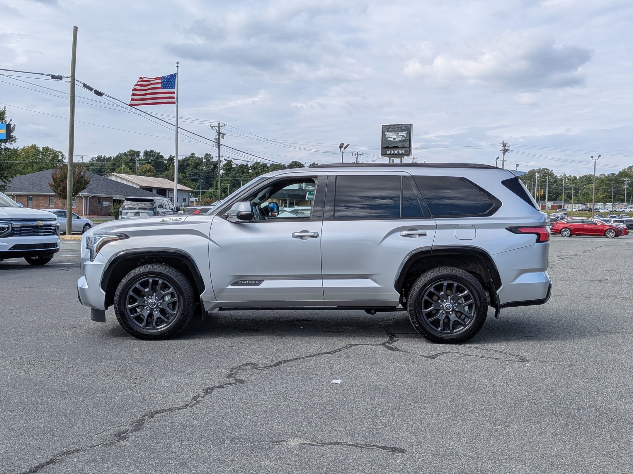 2023 Toyota Sequoia Platinum photo 2