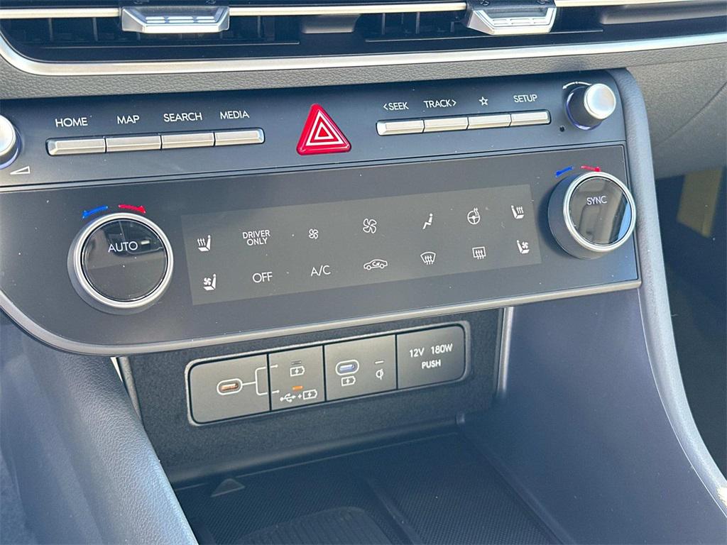 2025 Hyundai Sonata Hybrid Limited photo 4
