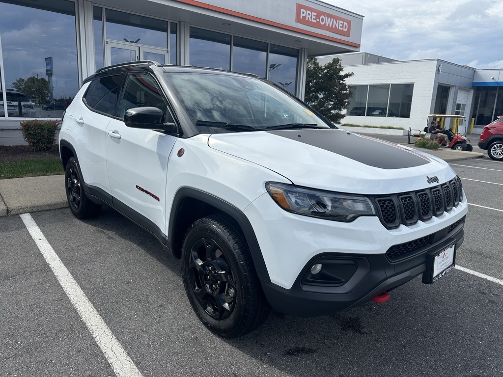 2024 Jeep Compass Trailhawk photo 3