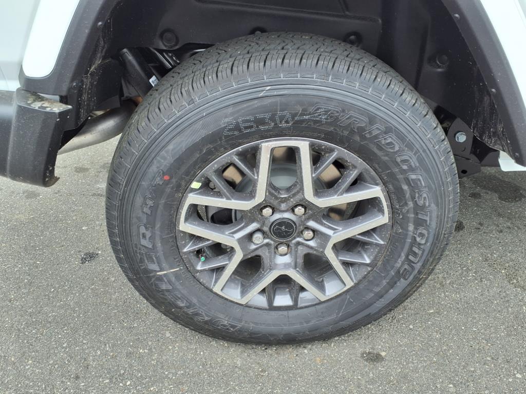 2025 Jeep Wrangler Sahara photo 18