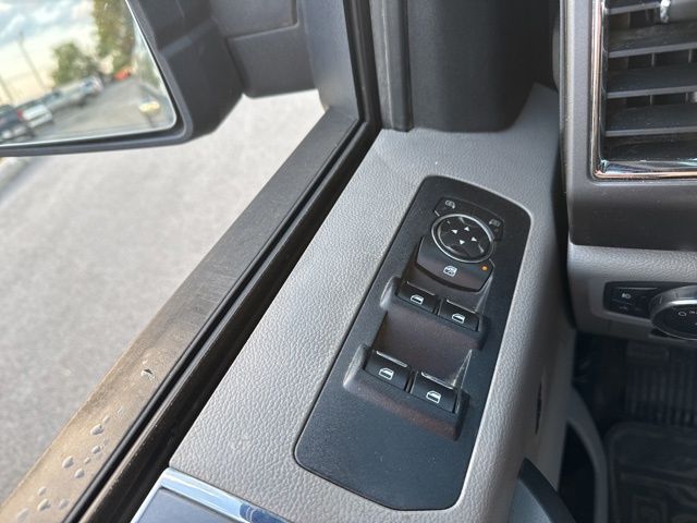 2016 Ford F-150 XLT photo 16