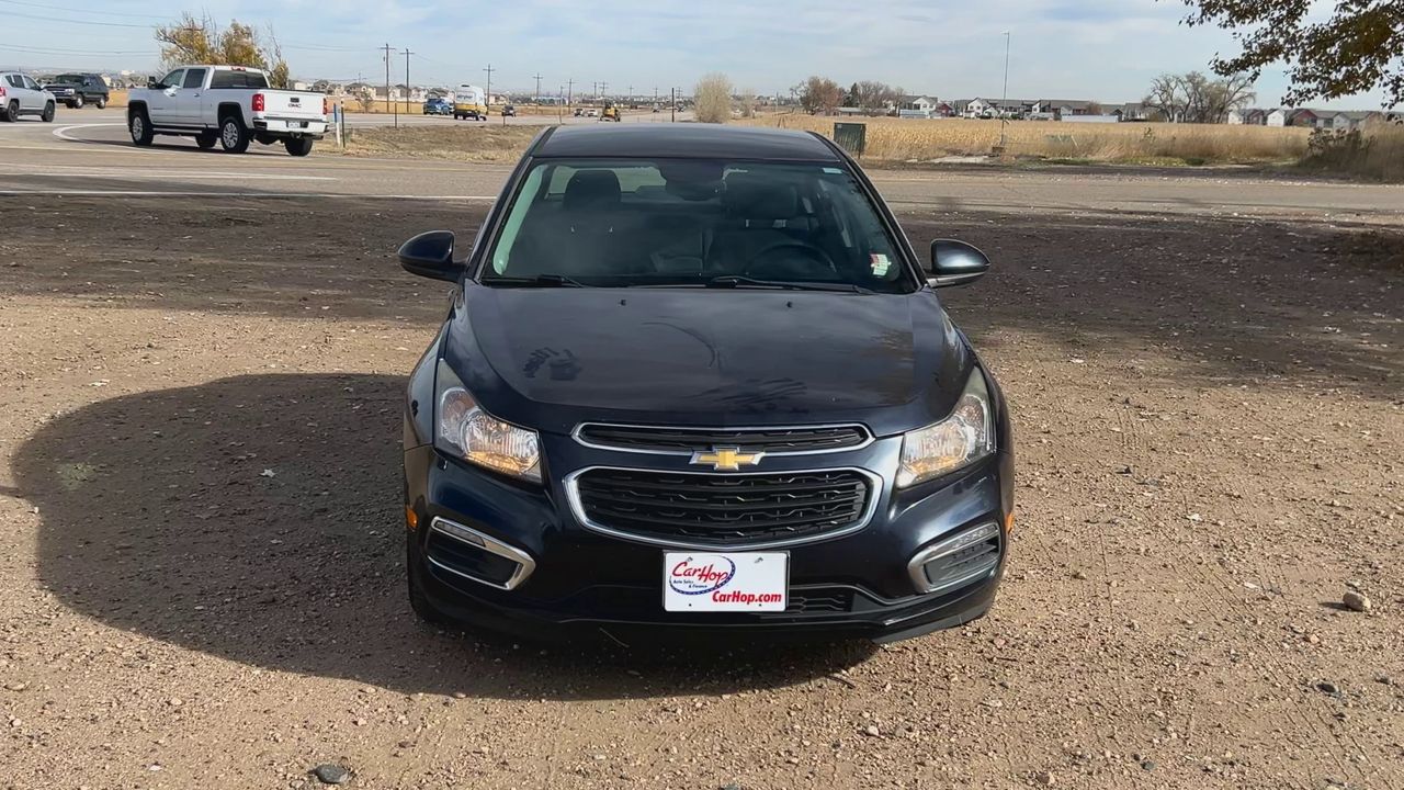 2016 Chevrolet Cruze photo 2
