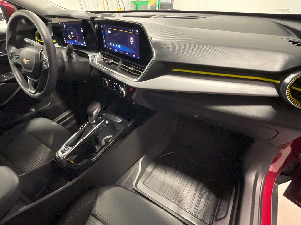 2024 Chevrolet Trax LT photo 19