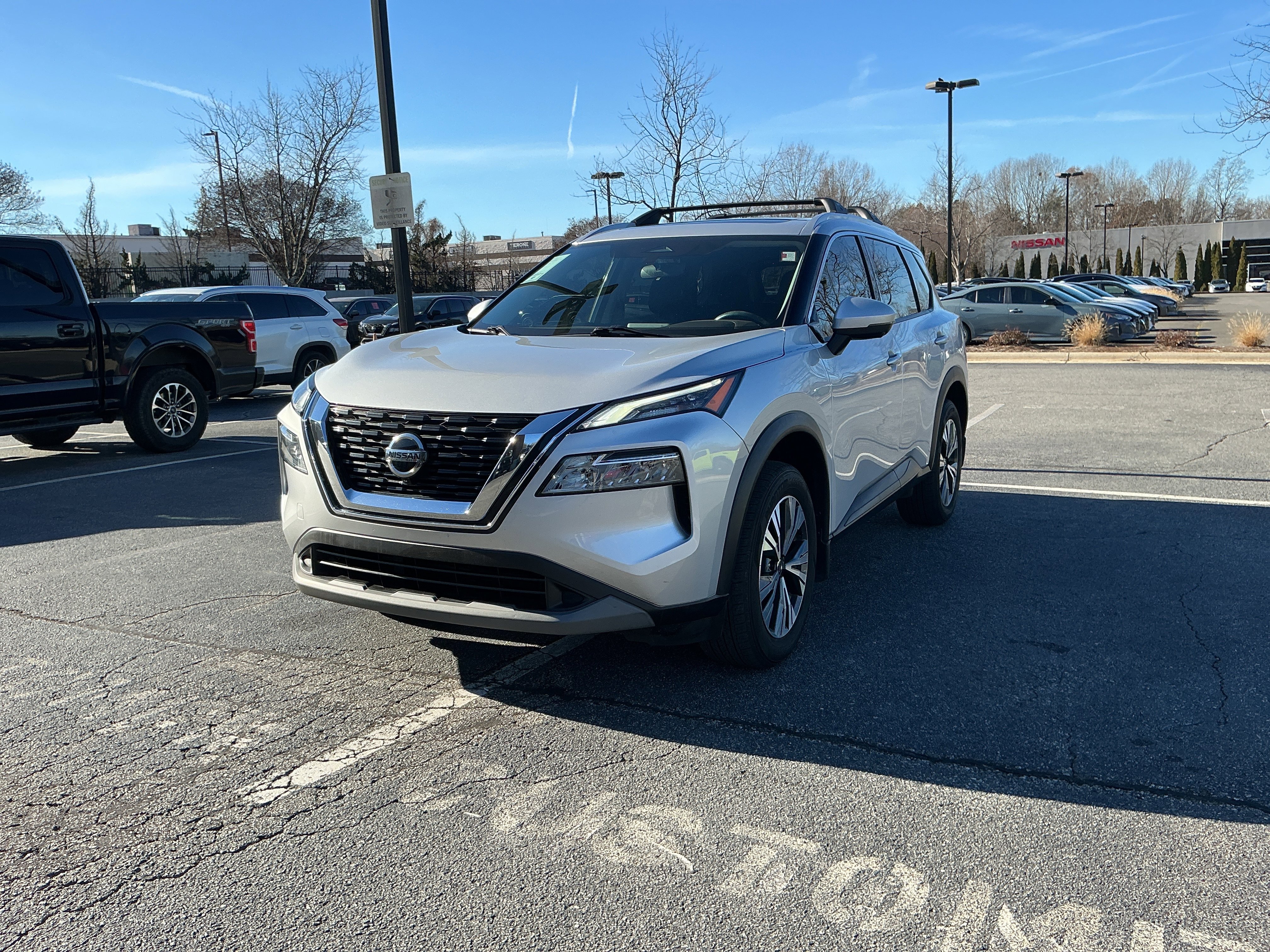2021 Nissan Rogue SV's photo
