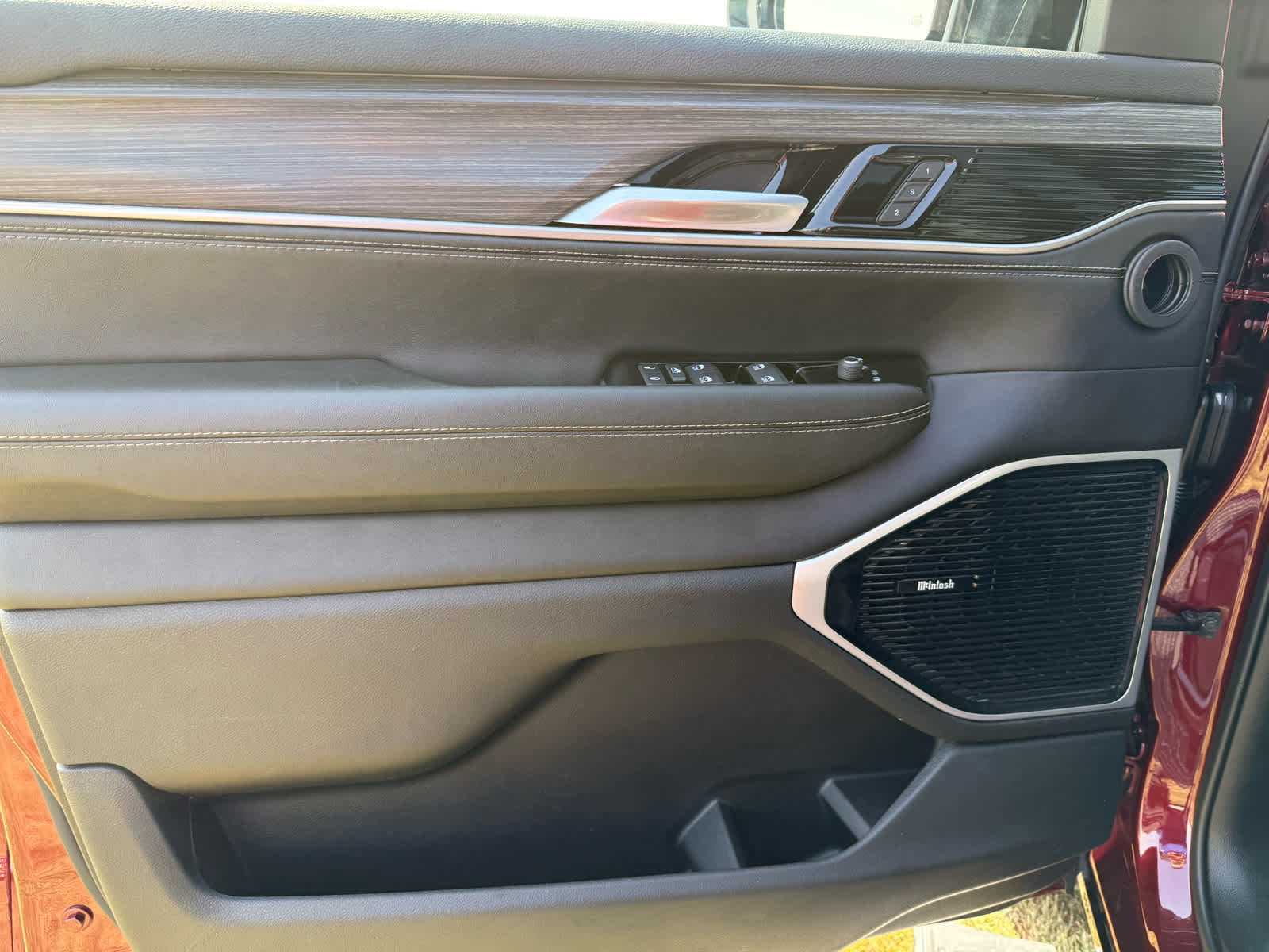 2024 Jeep Wagoneer L Series III photo 19