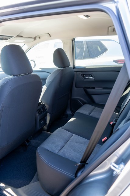 2026 Nissan Rogue SV photo 8