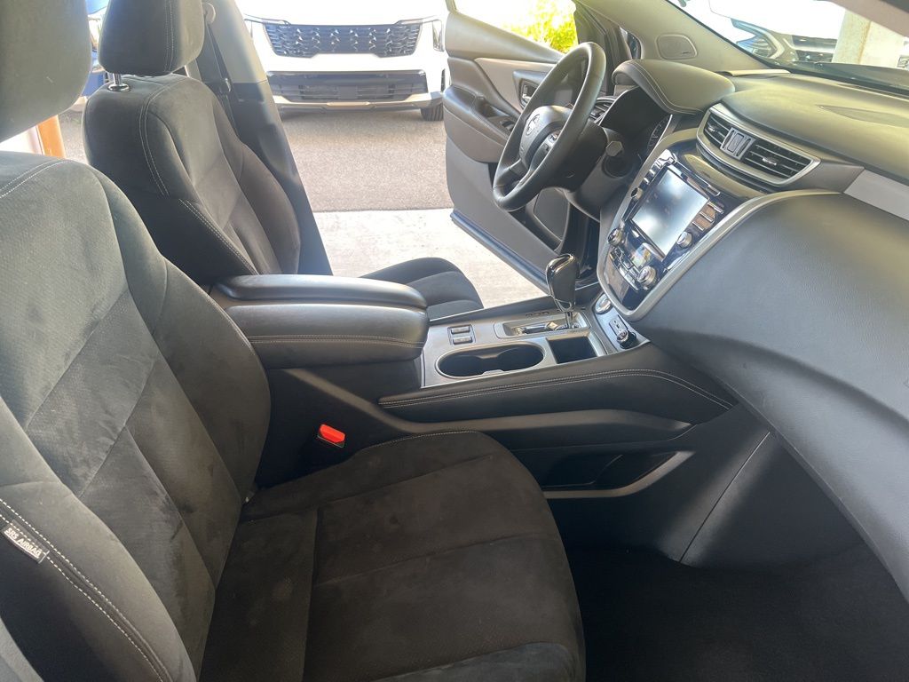2019 Nissan Murano SV photo 21