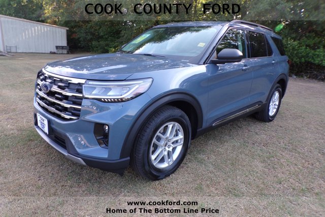 2025 Ford Explorer photo 3