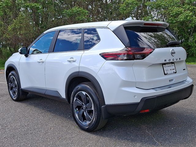 2025 Nissan Rogue SV photo 4