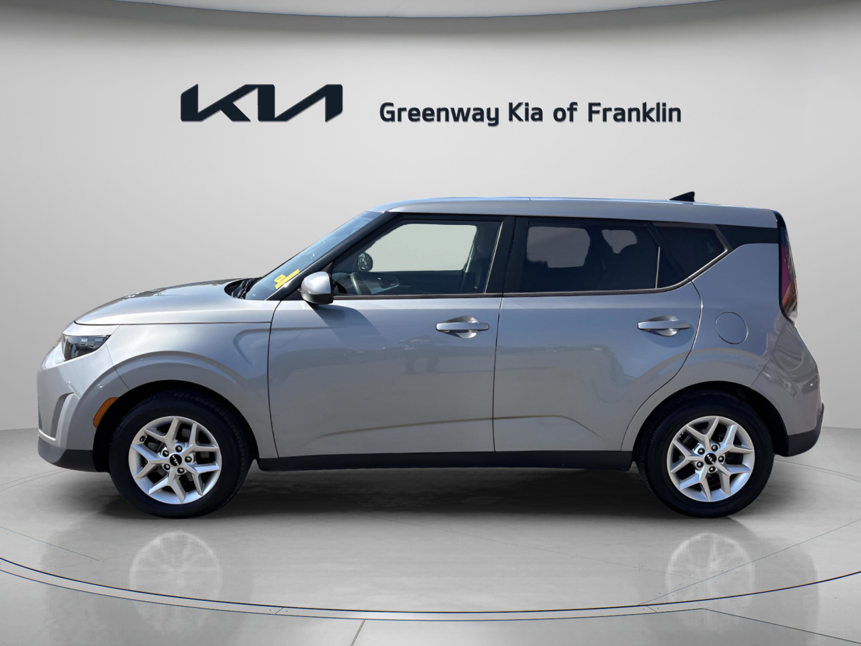2023 Kia Soul LX photo 4