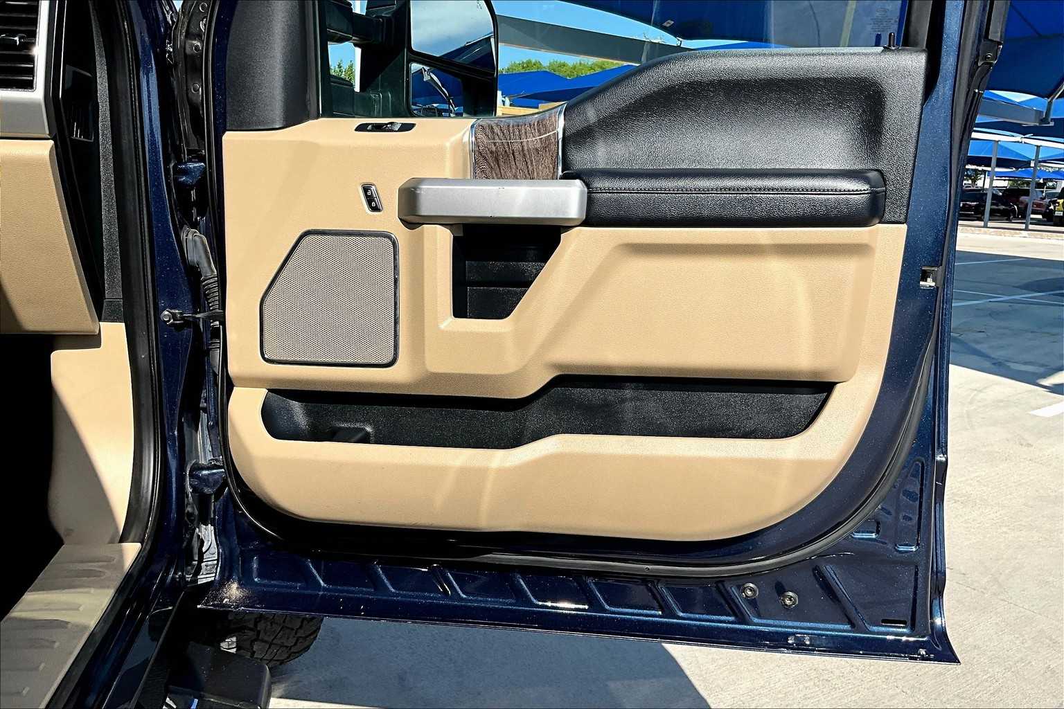2019 Ford F-250 Lariat photo 21