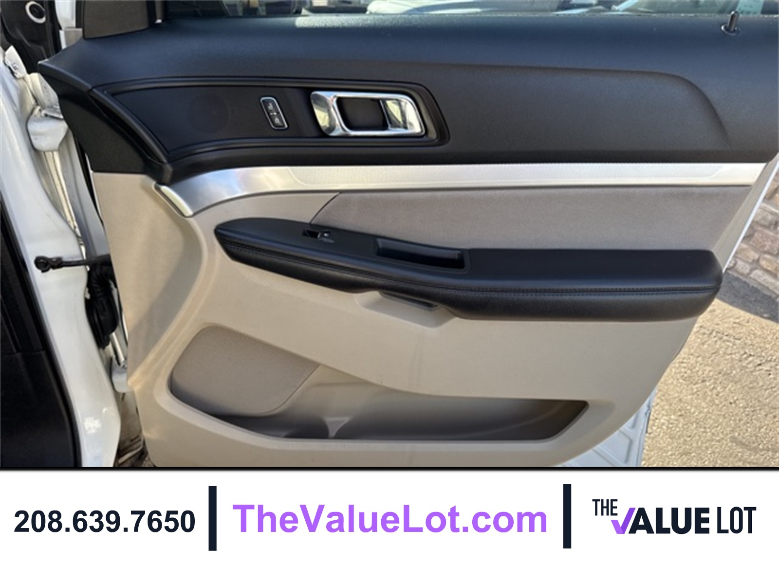 2018 Ford Explorer Base photo 11