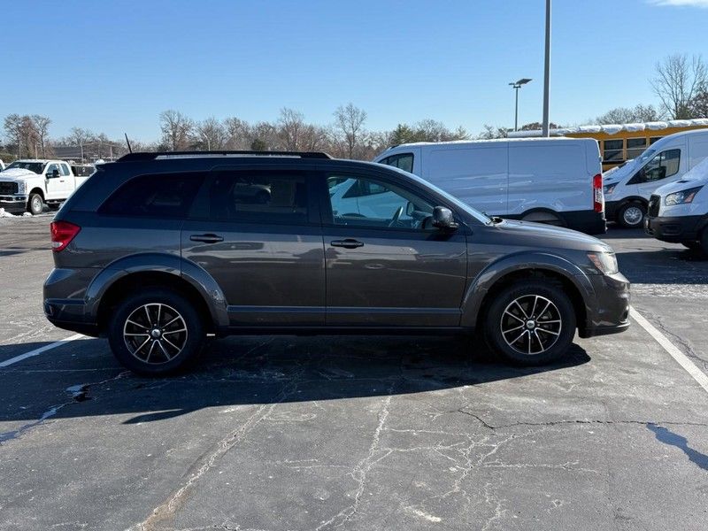 Used 2018 Dodge Journey SXT with VIN 3C4PDCBG0JT522596 for sale in St. Louis, MO