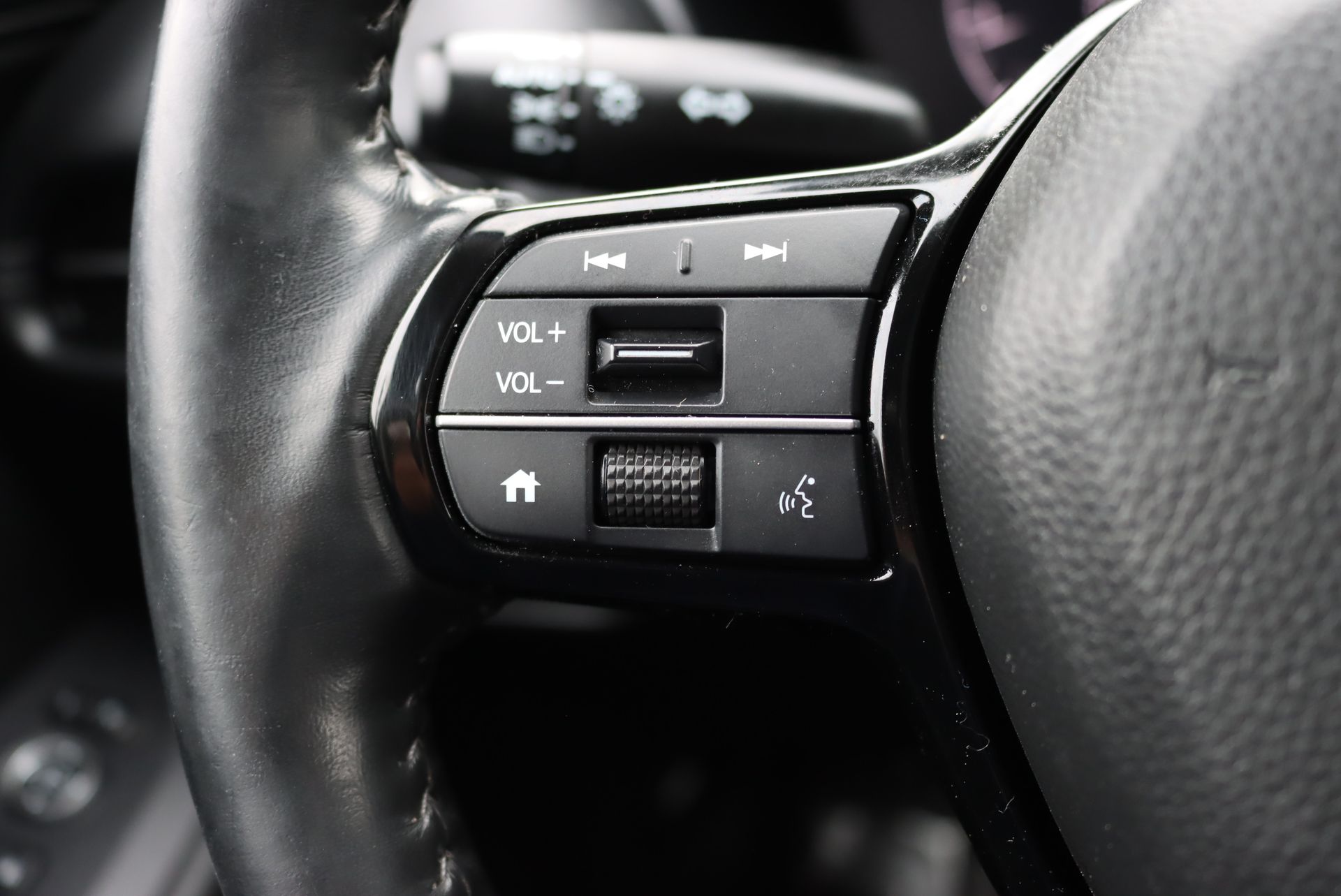 2023 Honda HR-V EX-L photo 6