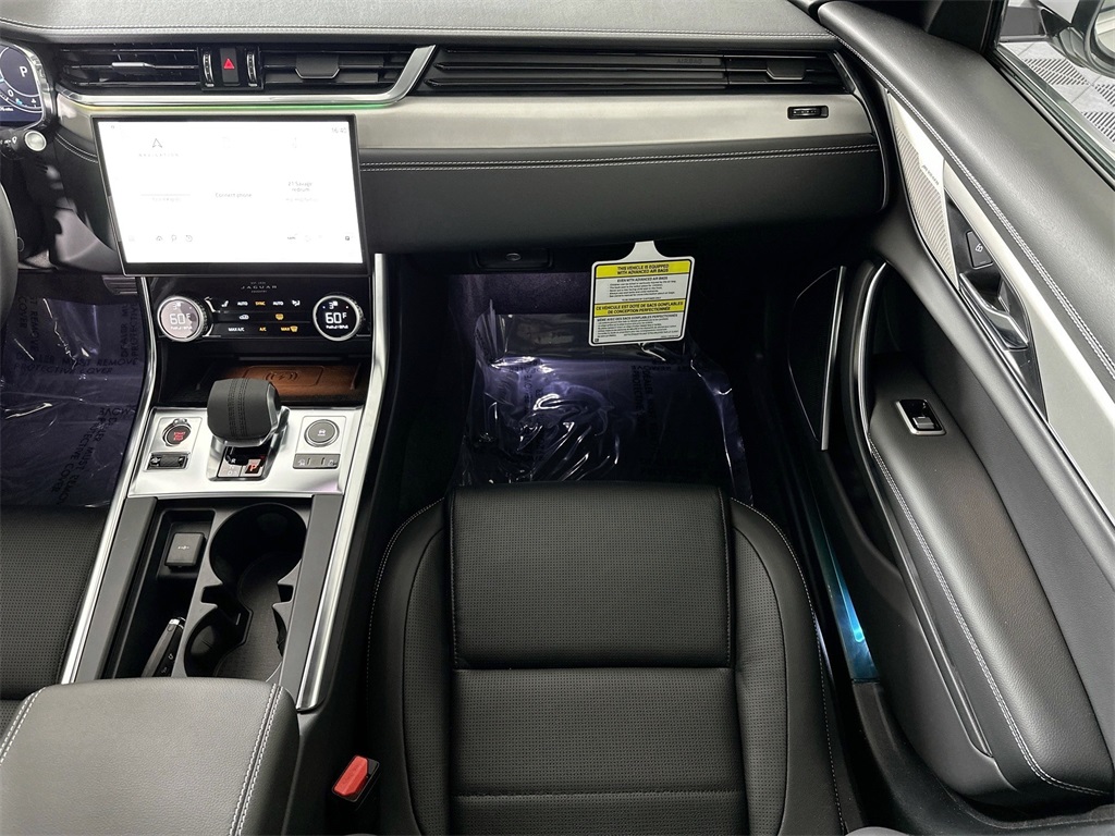 2024 Jaguar XF P300 R-Dynamic SE photo 22