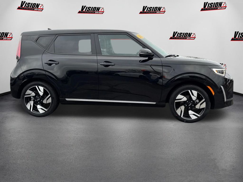 2025 Kia Soul GT-Line photo 4