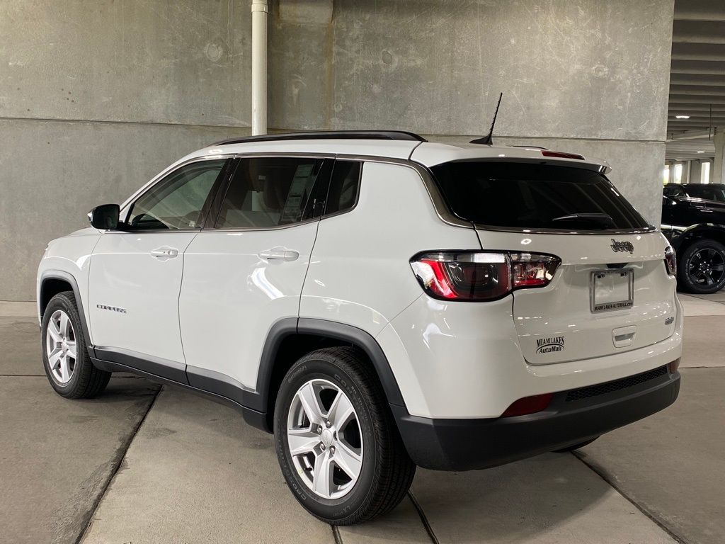 2022 Jeep Compass Latitude photo 5