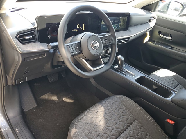 2025 Nissan Kicks SV photo 10