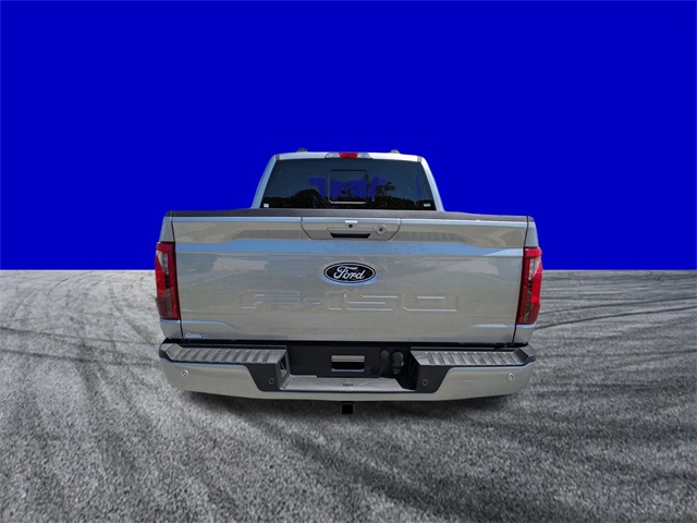 2025 Ford F-150 XLT photo 4