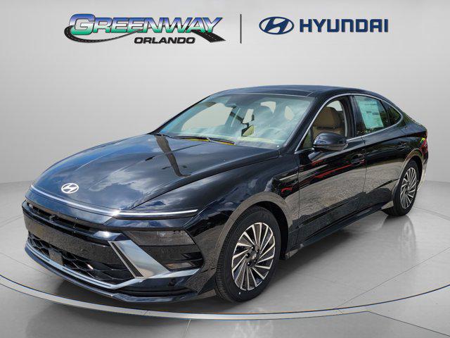 2025 Hyundai Sonata Hybrid Limited photo 2
