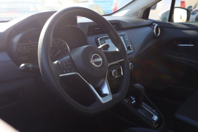 2023 Nissan Versa 1.6 SV photo 12