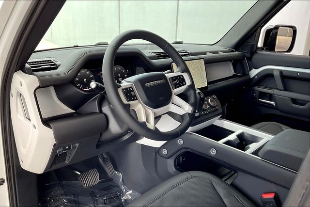 2025 Land Rover Defender 110 S photo 6