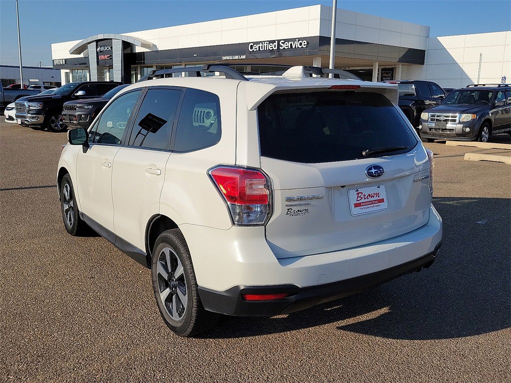 2018 Subaru Forester Premium photo 7