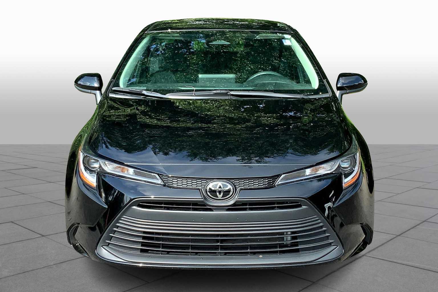2024 Toyota Corolla LE photo 3