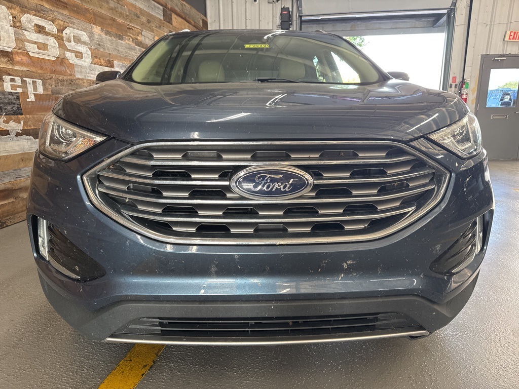 2019 Ford Edge SEL photo 3