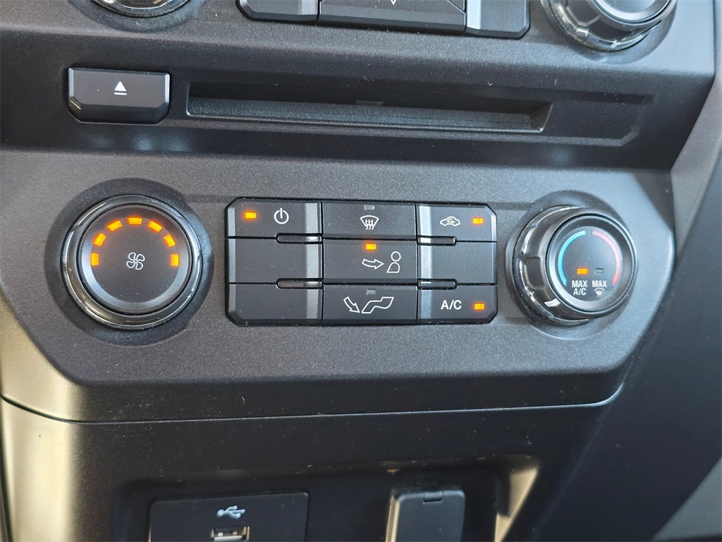 2017 Ford F-150 XLT photo 5