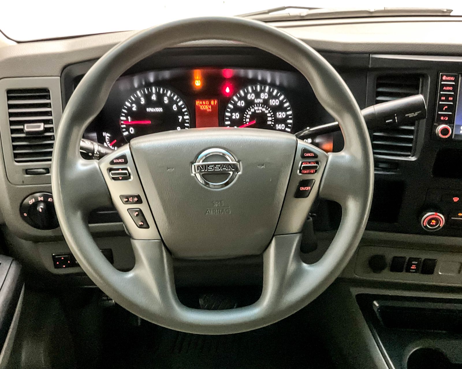 2021 Nissan NV2500 HD SV photo 9
