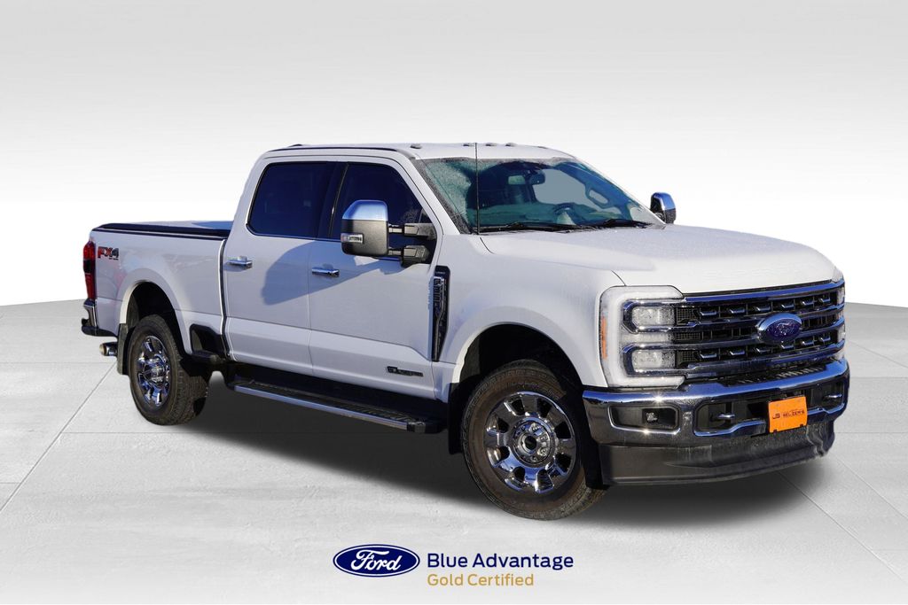 2023 Ford F-350 Super Duty Lariat's photo