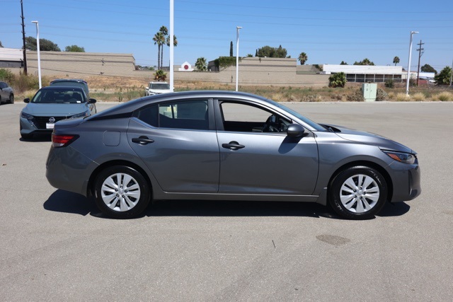 2025 Nissan Sentra S photo 2