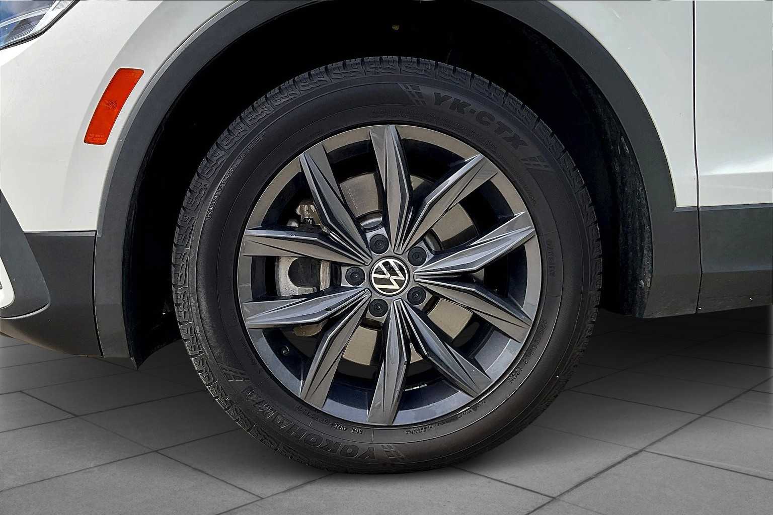 2022 Volkswagen Tiguan SE photo 16