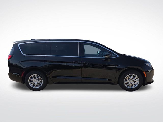 2026 Chrysler Voyager LX photo 2