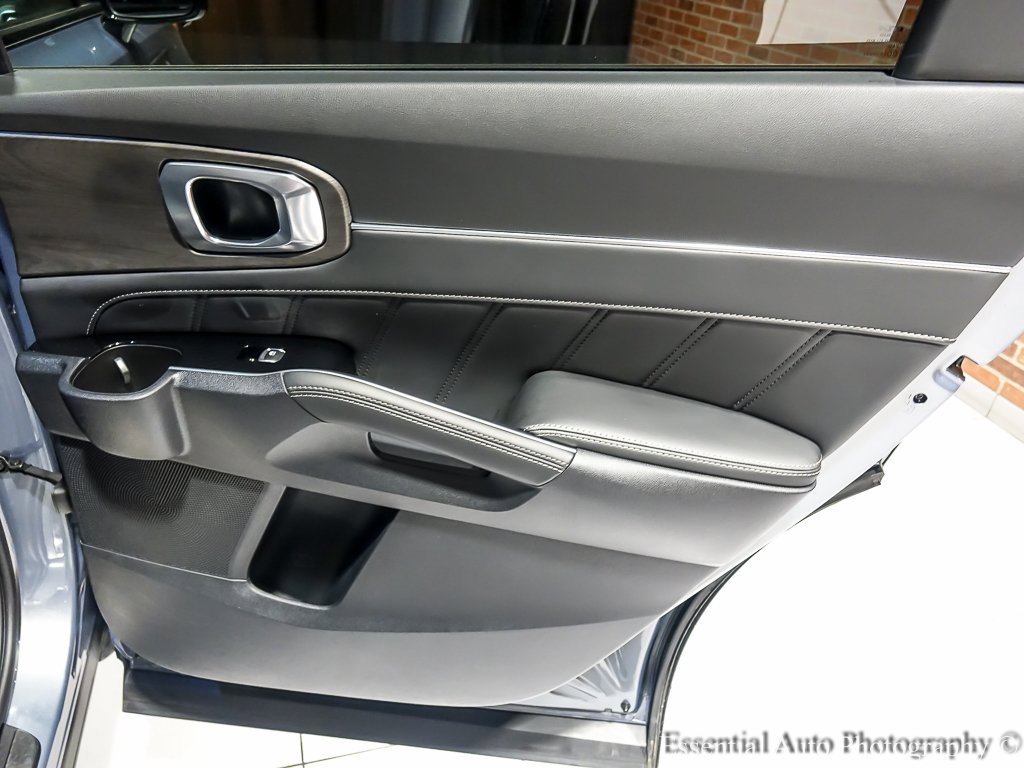 2025 KIA SORENTO - Image 33