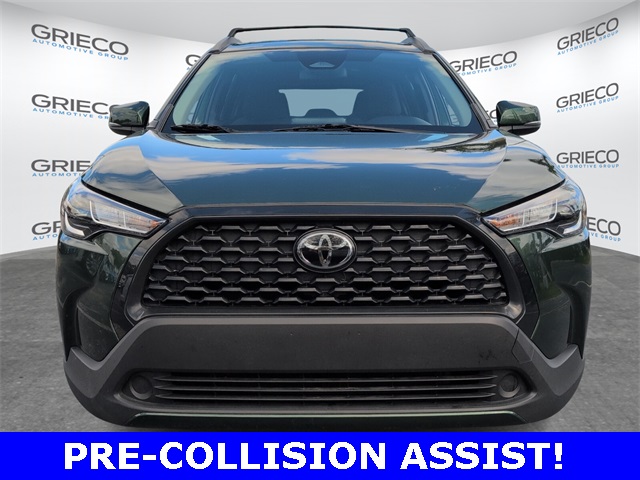 2023 Toyota Corolla Cross LE photo 2