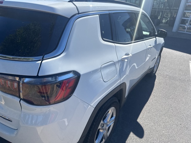 2024 Jeep Compass Latitude photo 4