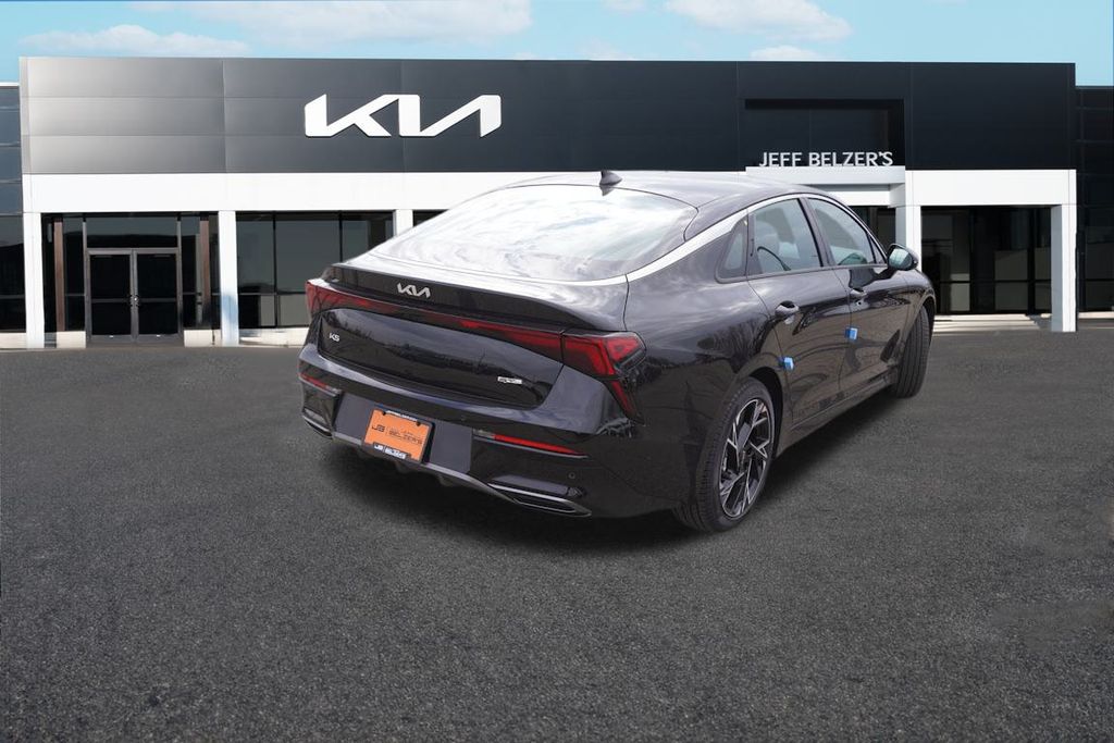 2025 Kia K5 GT-Line photo 3