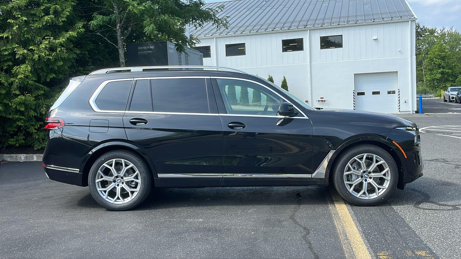 New 2026 Black Sapphire Metallic BMW xDrive40i image 2