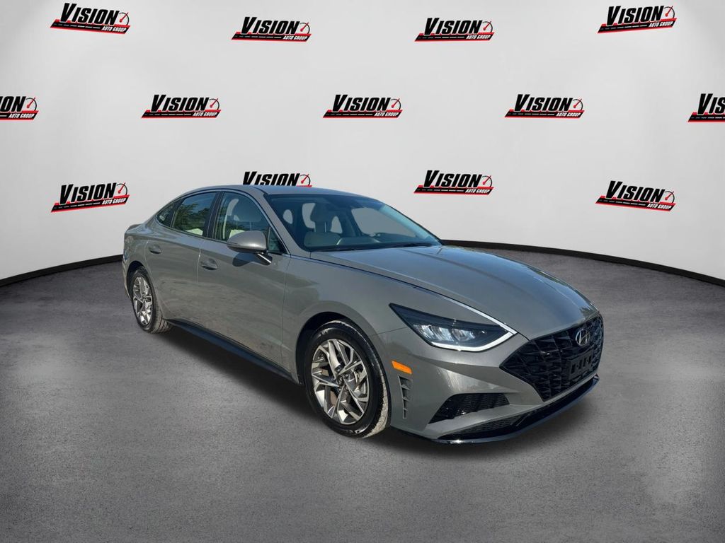 2022 Hyundai Sonata SEL photo 3
