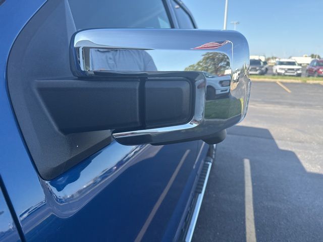 2025 Ford F-150 XLT photo 4