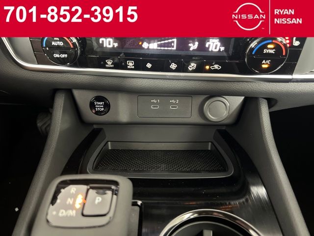 2026 Nissan Rogue AWD photo 12