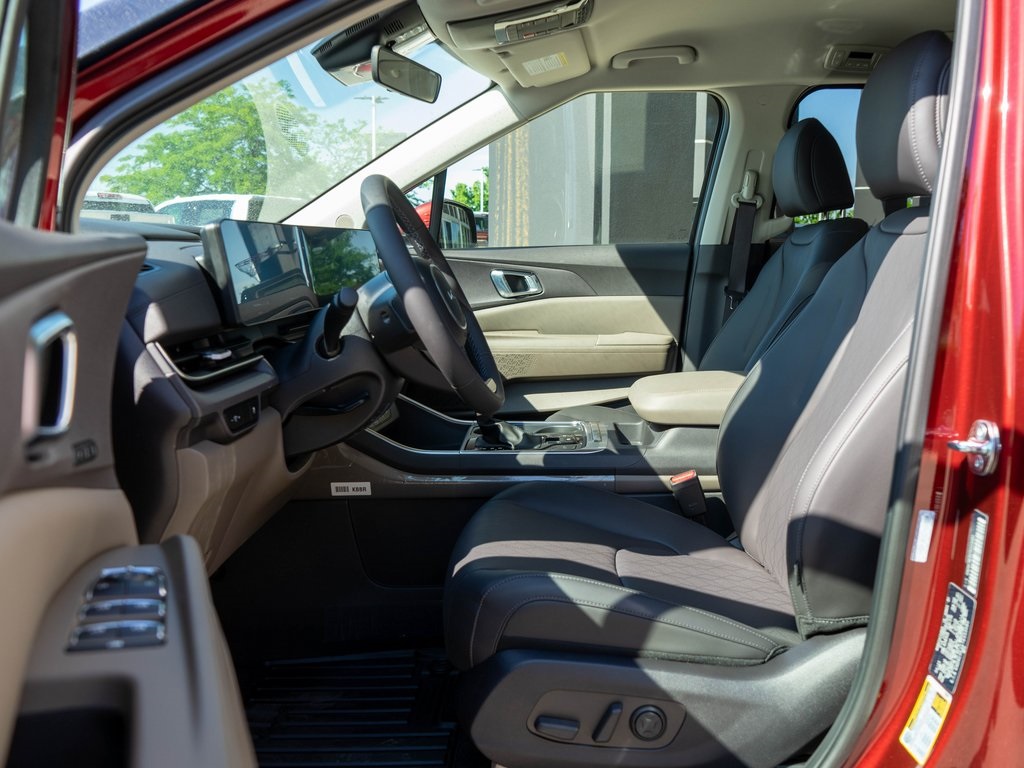 2026 Kia Carnival EX photo 11