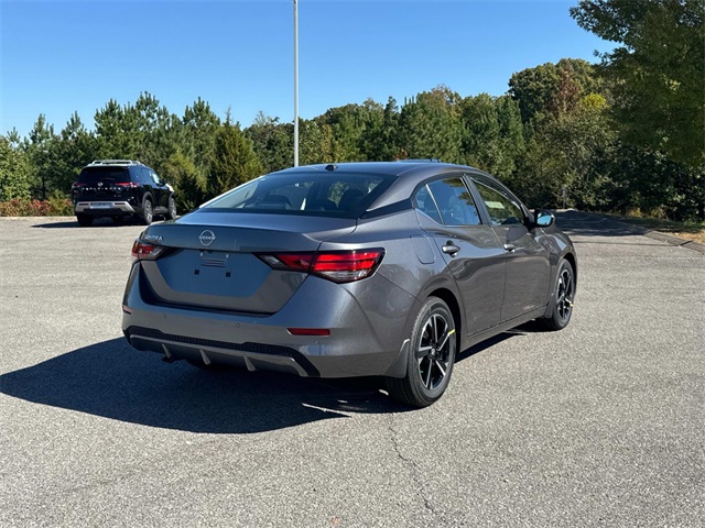 2025 Nissan Sentra SV photo 4