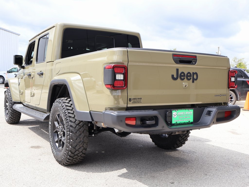 2025 Jeep Gladiator Sport photo 2