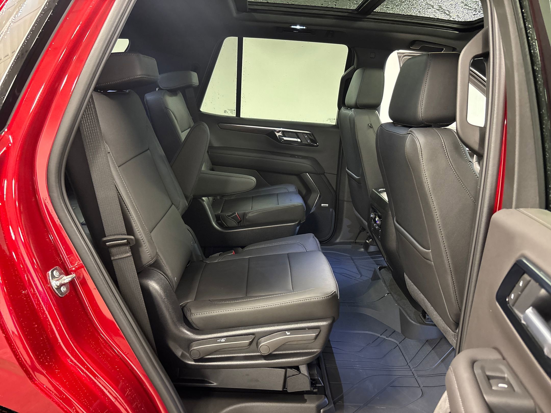 2025 Chevrolet Tahoe LT photo 35
