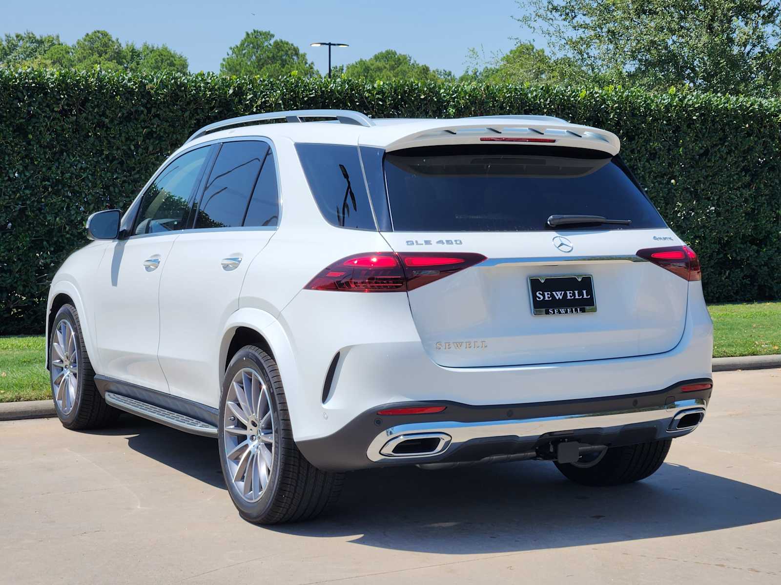 2026 Mercedes Benz GLE 450 4MATIC photo 3