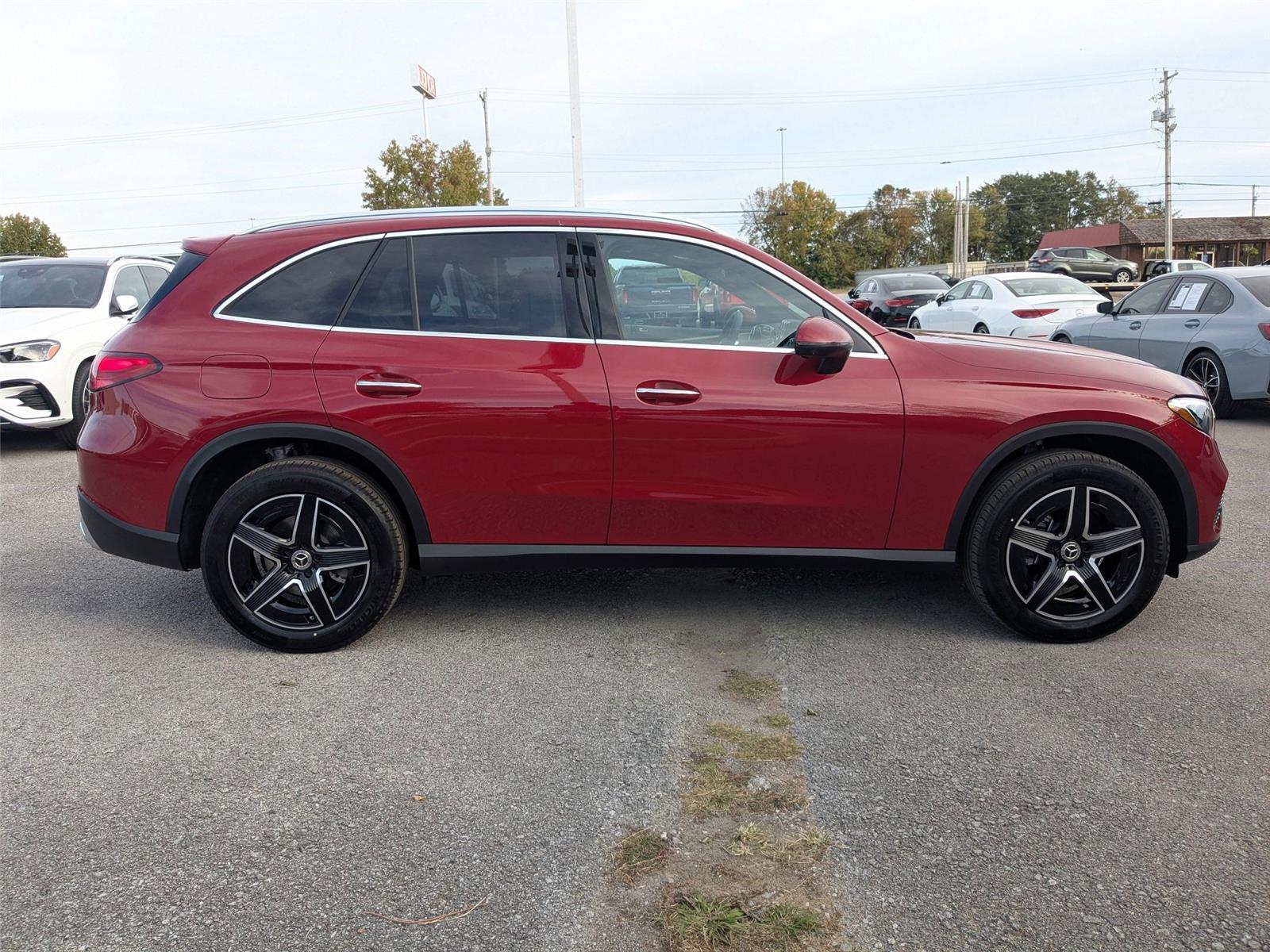 2026 Mercedes Benz GLC 300 4MATIC photo 4