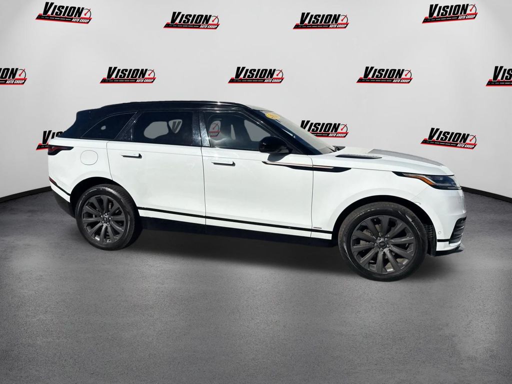 2018 Land Rover Range Rover Velar SE photo 4